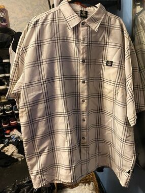 Relaxed Plaid Short-Sleeve Button-Down Shirt - Cream/Black